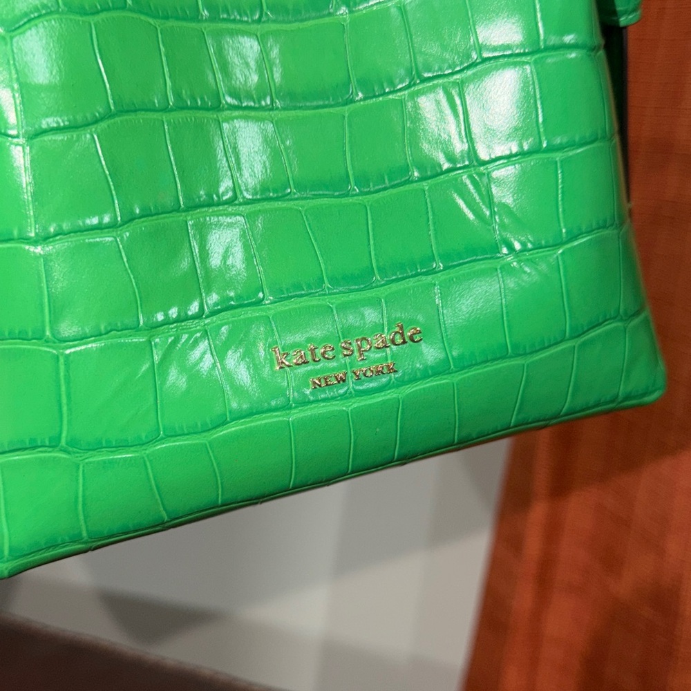 🔥🔥🔥Kate Spade Knott Croc Embossed Green Leather Mini Top Handle Crossbody Bag - Picture 7 of 14